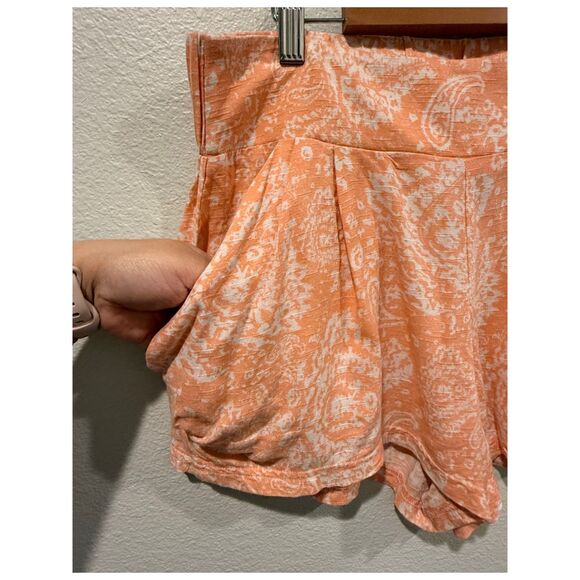 FREE PEOPLE Peach Tea Combo Paisley Print Draped Pocket Short - Picture 4 of 5